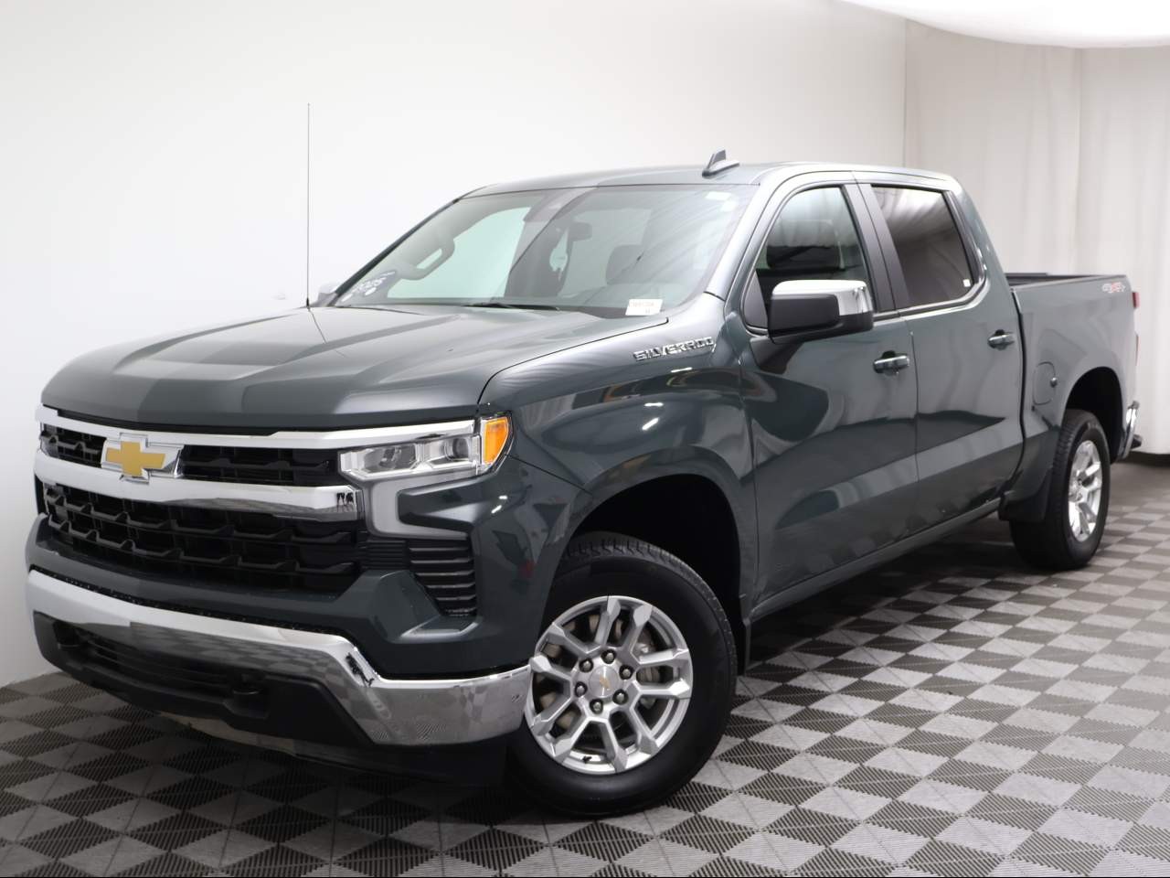 2025 Chevrolet Silverado 1500 LT Crew Cab