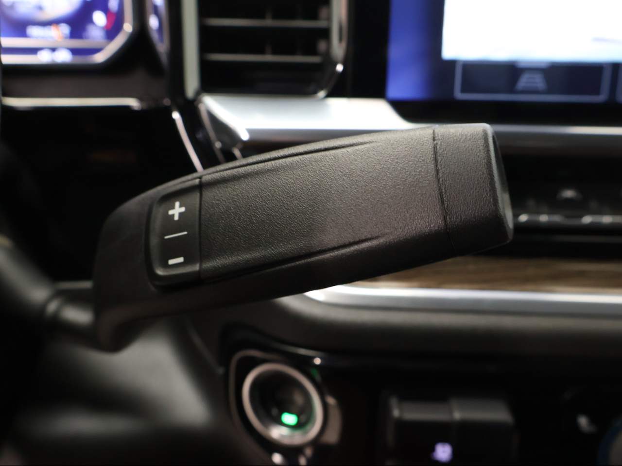2025 Chevrolet Silverado 1500 LT Crew Cab