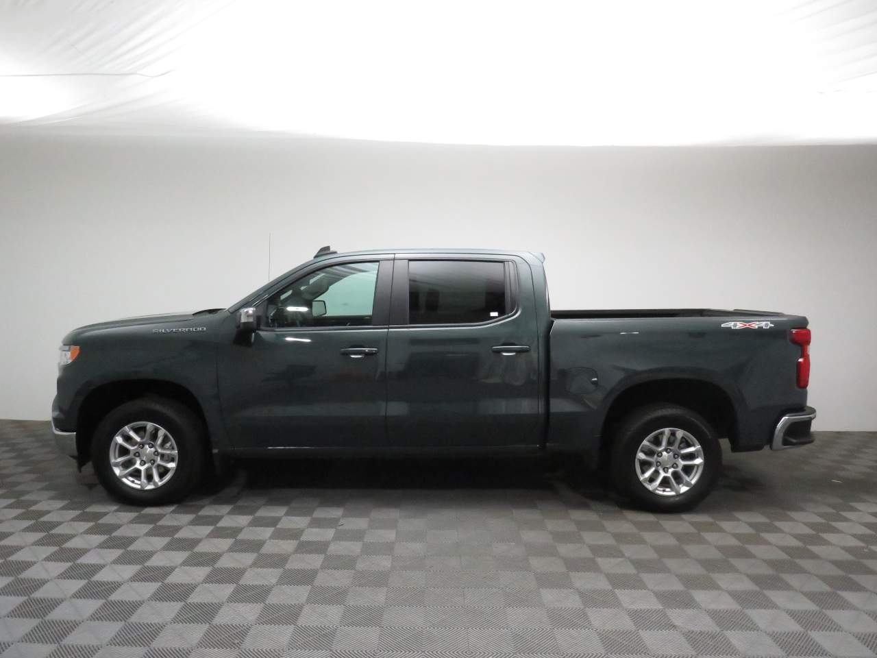 2025 Chevrolet Silverado 1500 LT Crew Cab
