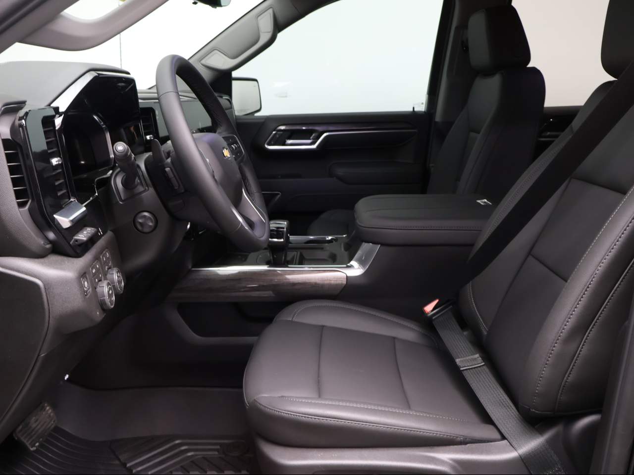 2026 Chevrolet Silverado 1500 LTZ - Photo 8