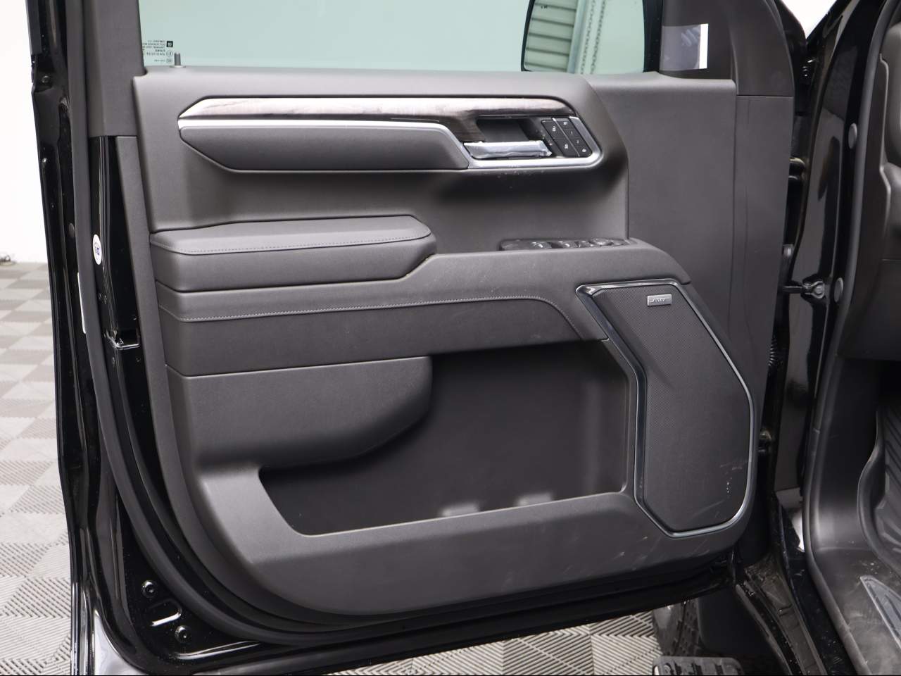 2026 Chevrolet Silverado 1500 LTZ - Photo 7