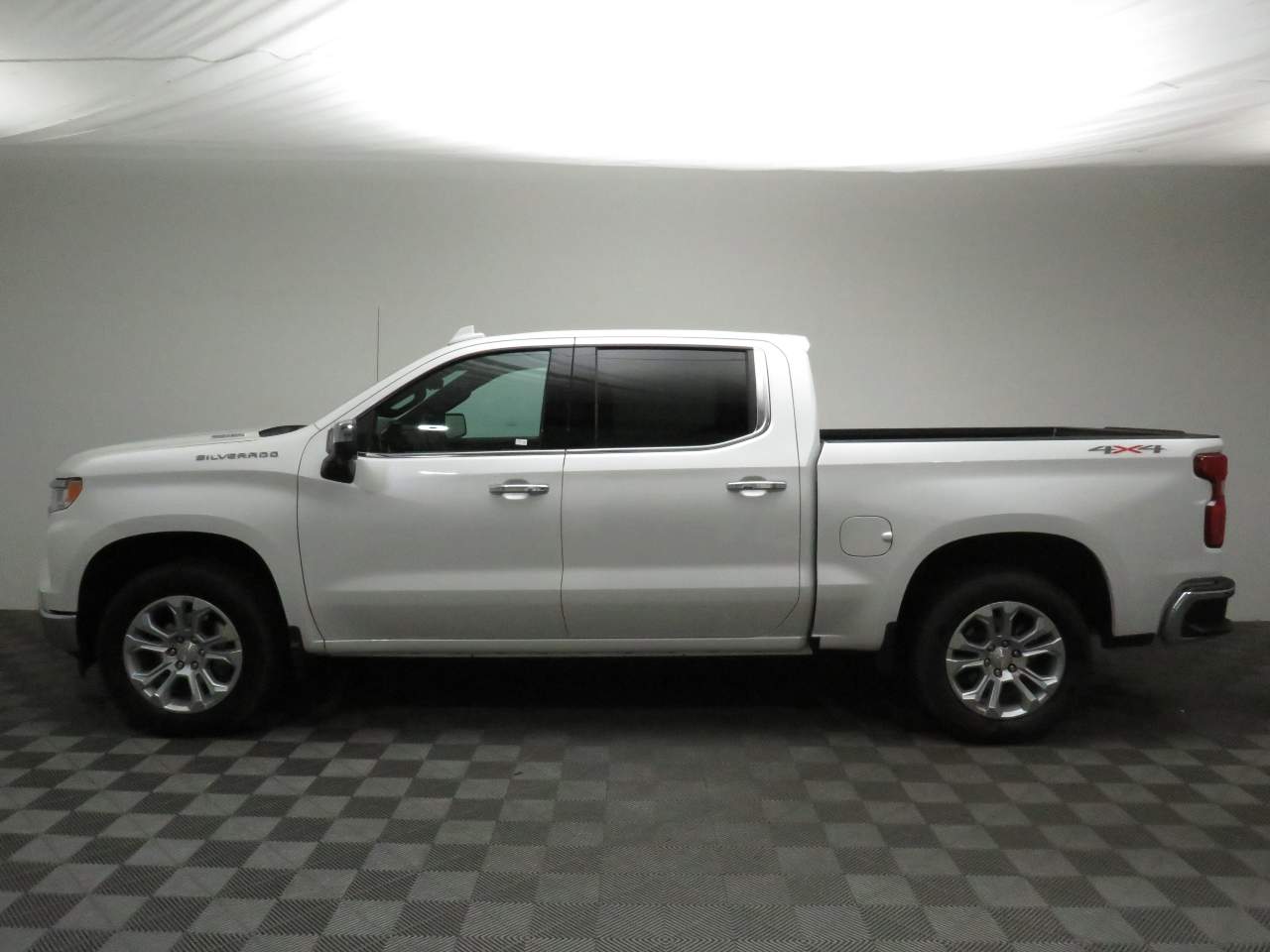 2025 Chevrolet Silverado 1500 LTZ Crew Cab