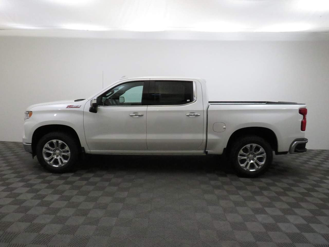 2025 Chevrolet Silverado 1500 Crew Cab LTZ 4WD