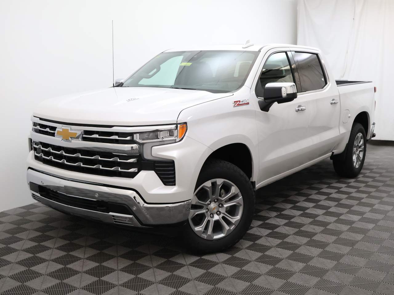 2025 Chevrolet Silverado 1500 Crew Cab LTZ 4WD