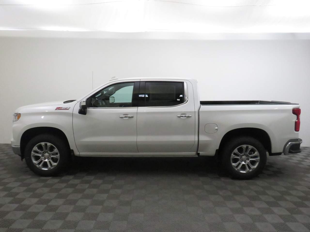 2025 Chevrolet Silverado 1500 Crew Cab LTZ 4WD