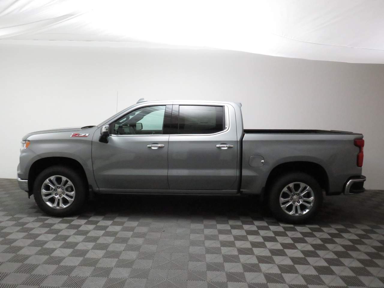 2025 Chevrolet Silverado 1500 Crew Cab LTZ 4WD
