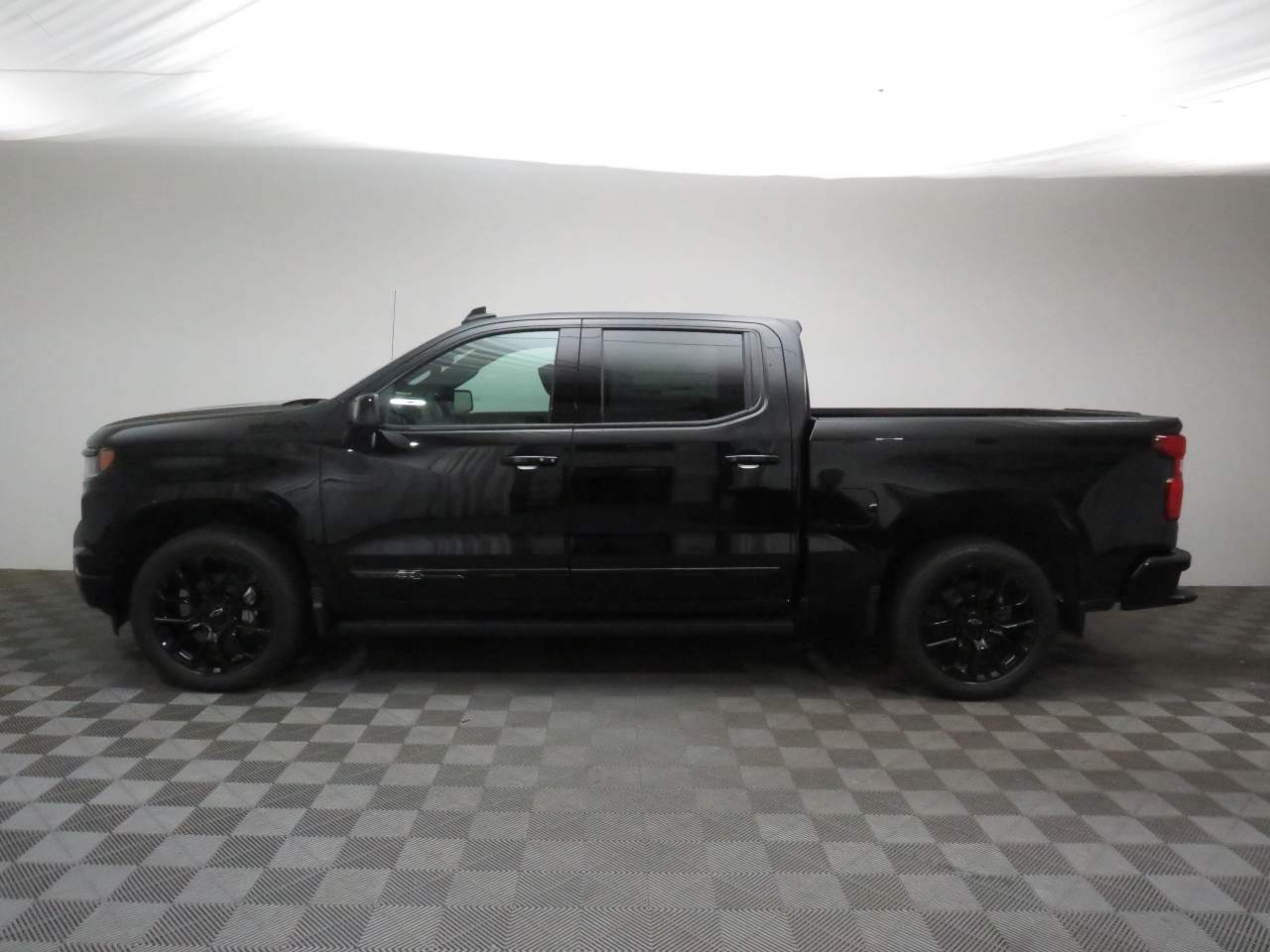 2026 Chevrolet Silverado 1500 Crew Cab High Country 4WD