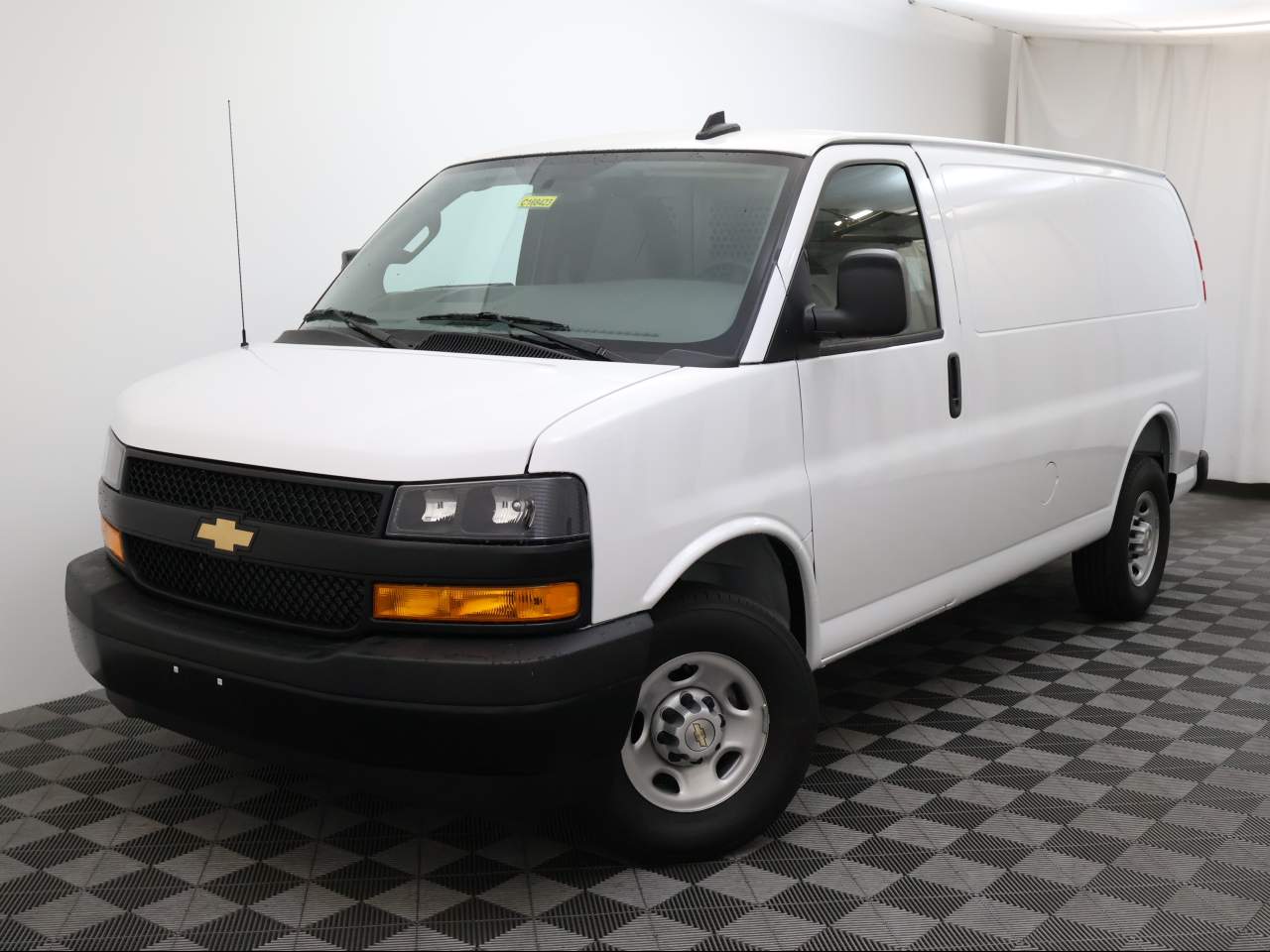 2025 Chevrolet Express Passenger Van 2500