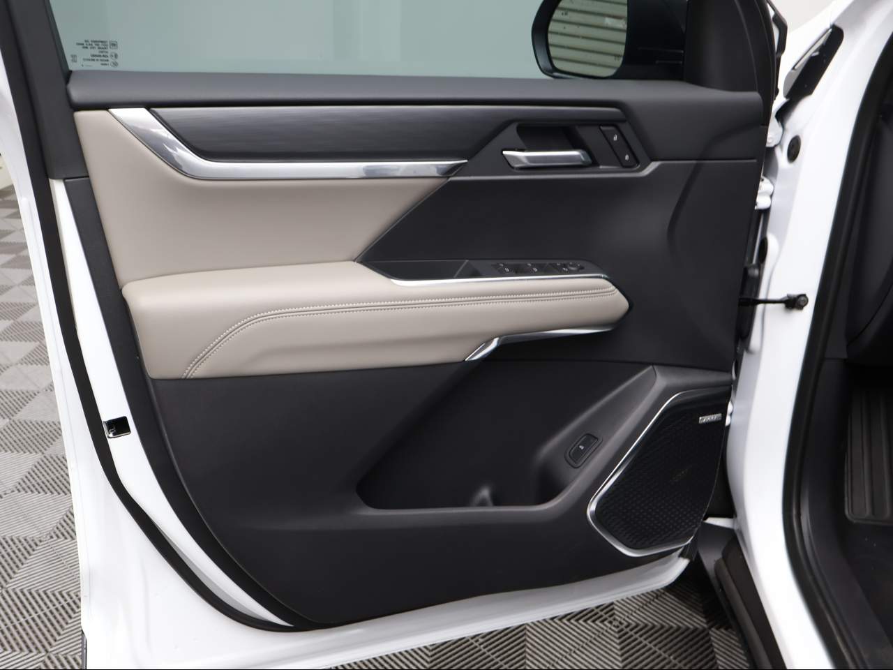2026 GMC Acadia Elevation - Photo 7
