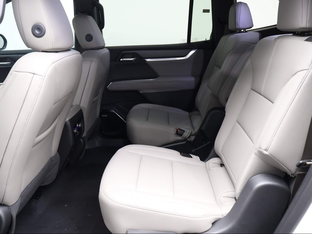 2026 GMC Acadia Elevation - Photo 9