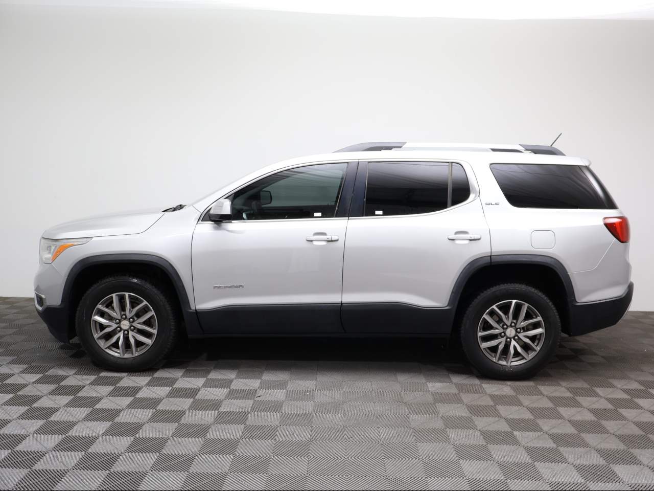 2018 GMC Acadia SLE-2