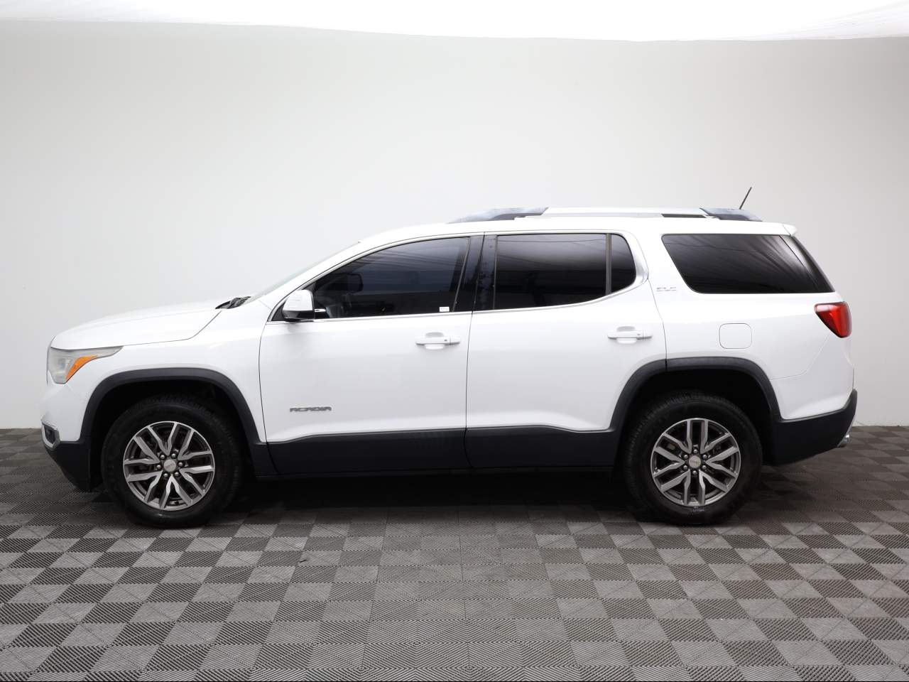 2019 GMC Acadia SLE-2