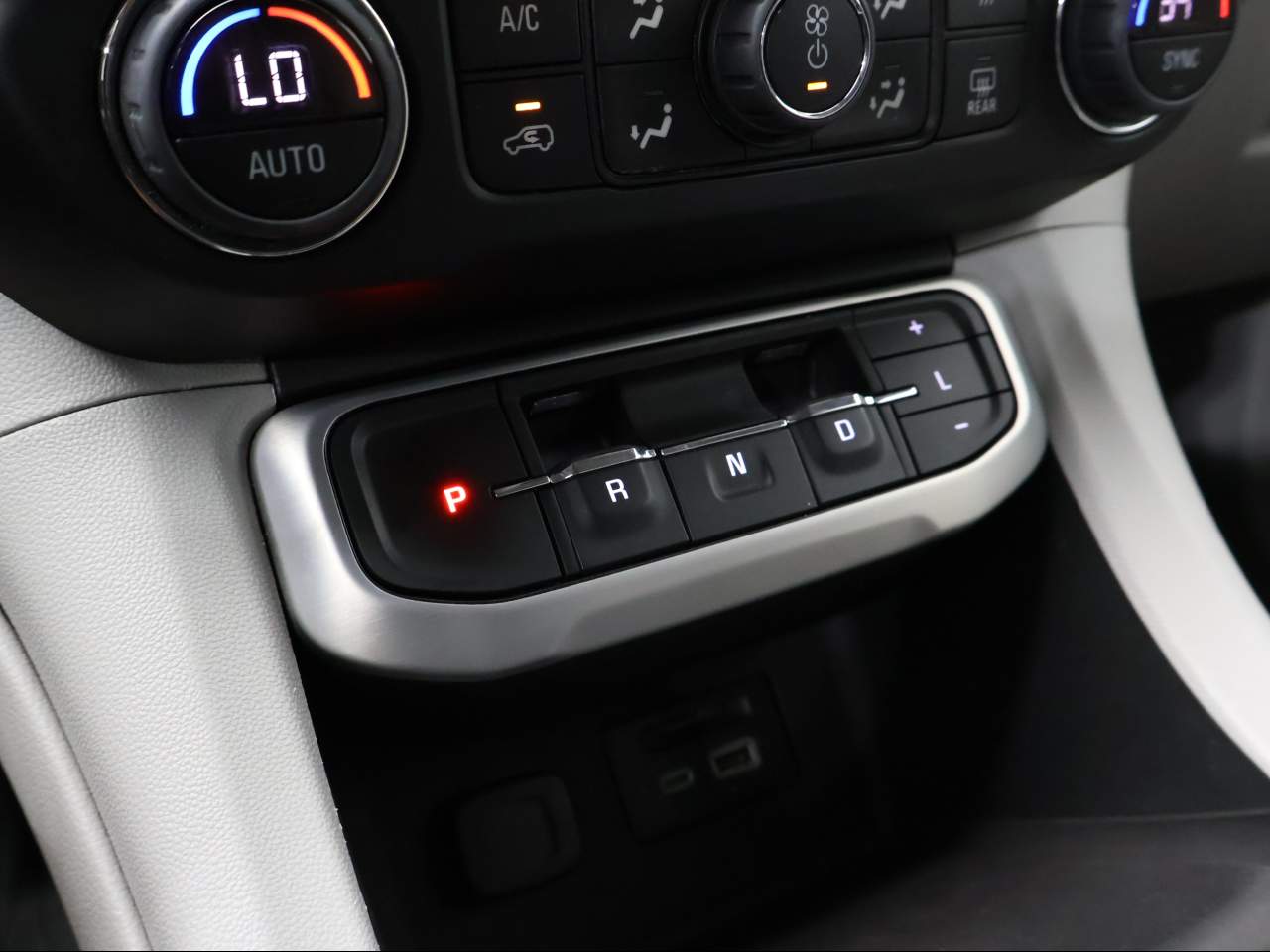 2022 GMC Acadia SLT