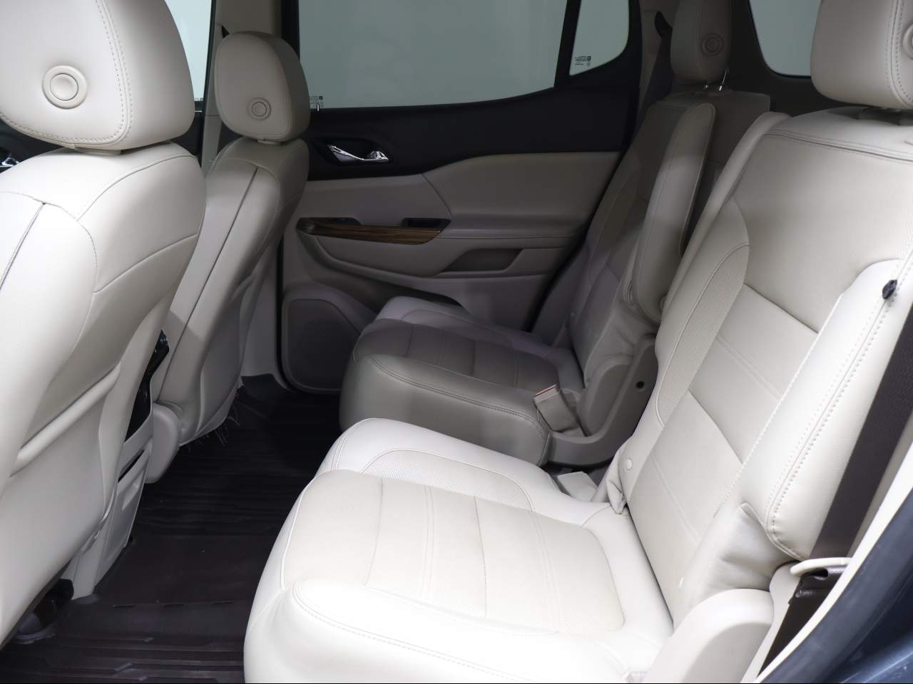 2019 GMC Acadia Denali - Photo 9
