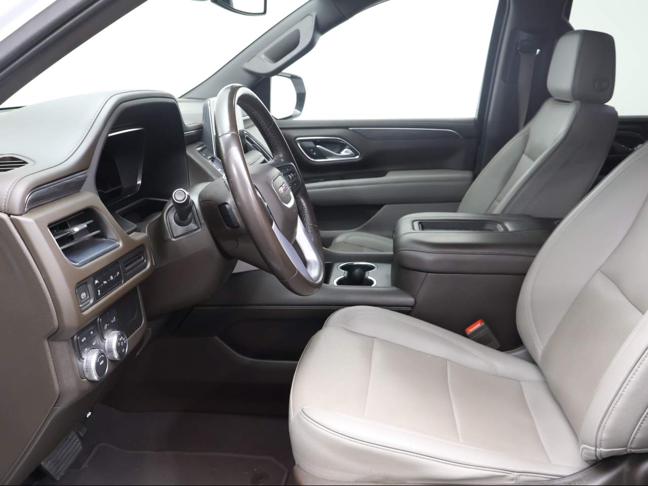 2022 GMC Yukon SLT - Photo 8