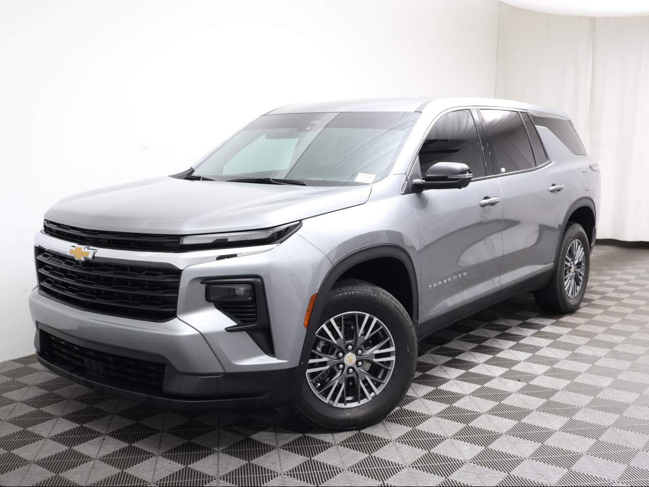 2024 Chevrolet Traverse LS