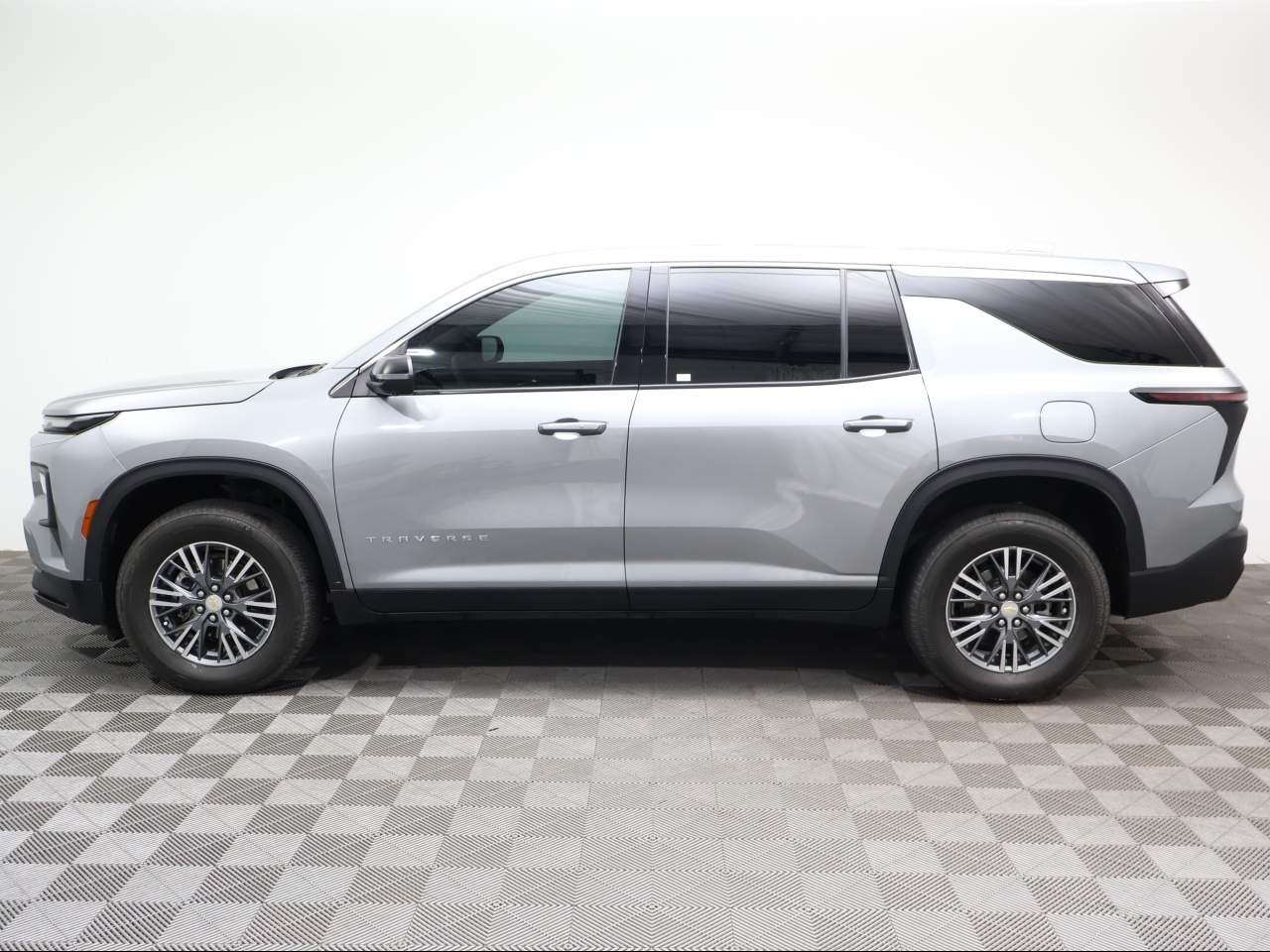 2024 Chevrolet Traverse LS
