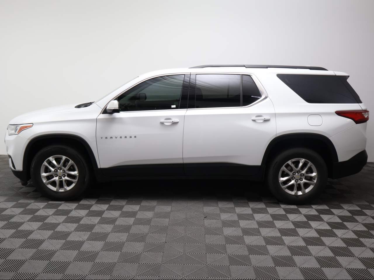 2021 Chevrolet Traverse LT Cloth