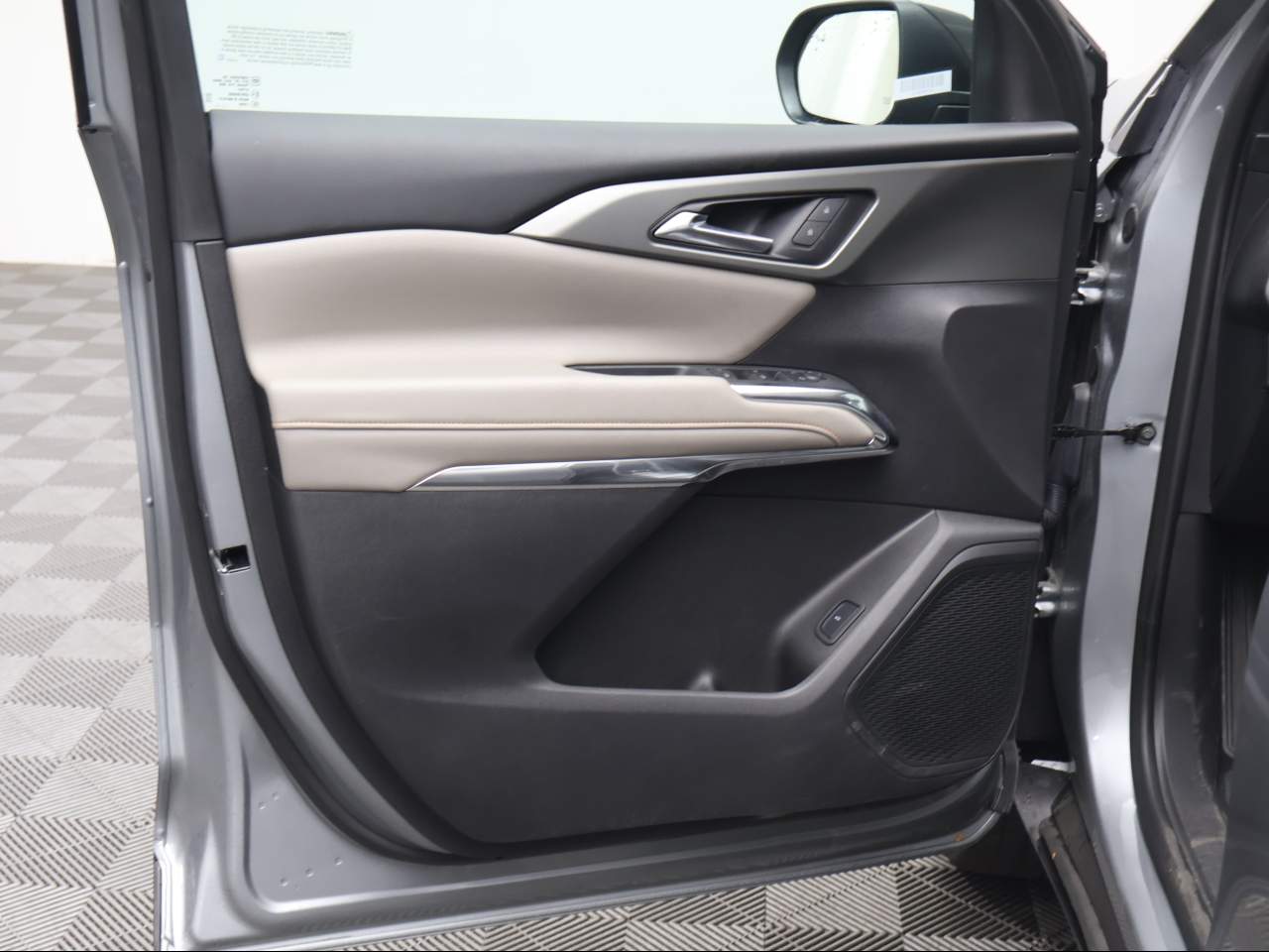 2025 Chevrolet Traverse LT - Photo 7