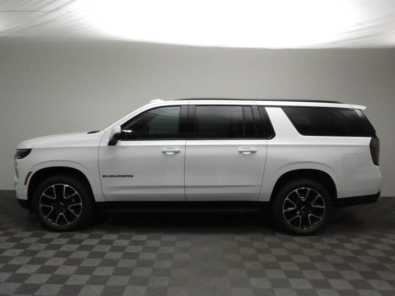 2026 Chevrolet Suburban RST 4WD