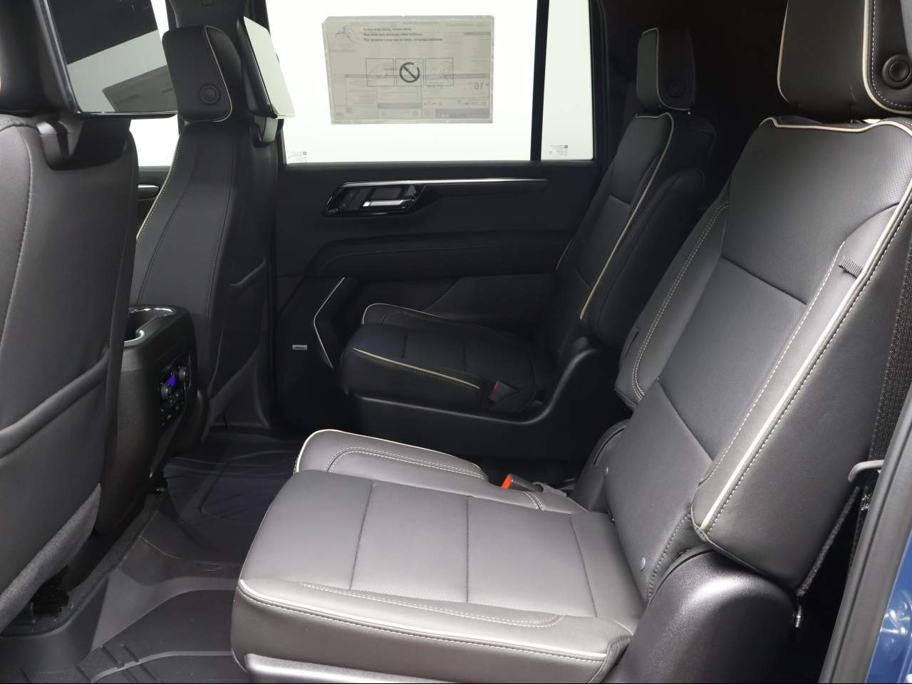 2026 Chevrolet Suburban Premier - Photo 9