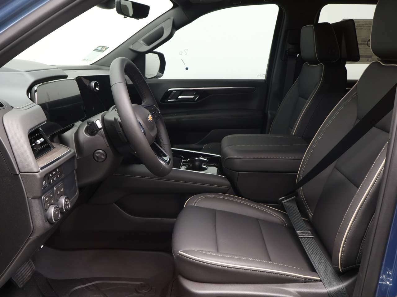 2026 Chevrolet Suburban Premier - Photo 8
