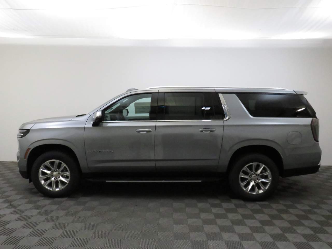 2025 Chevrolet Suburban Premier 4WD