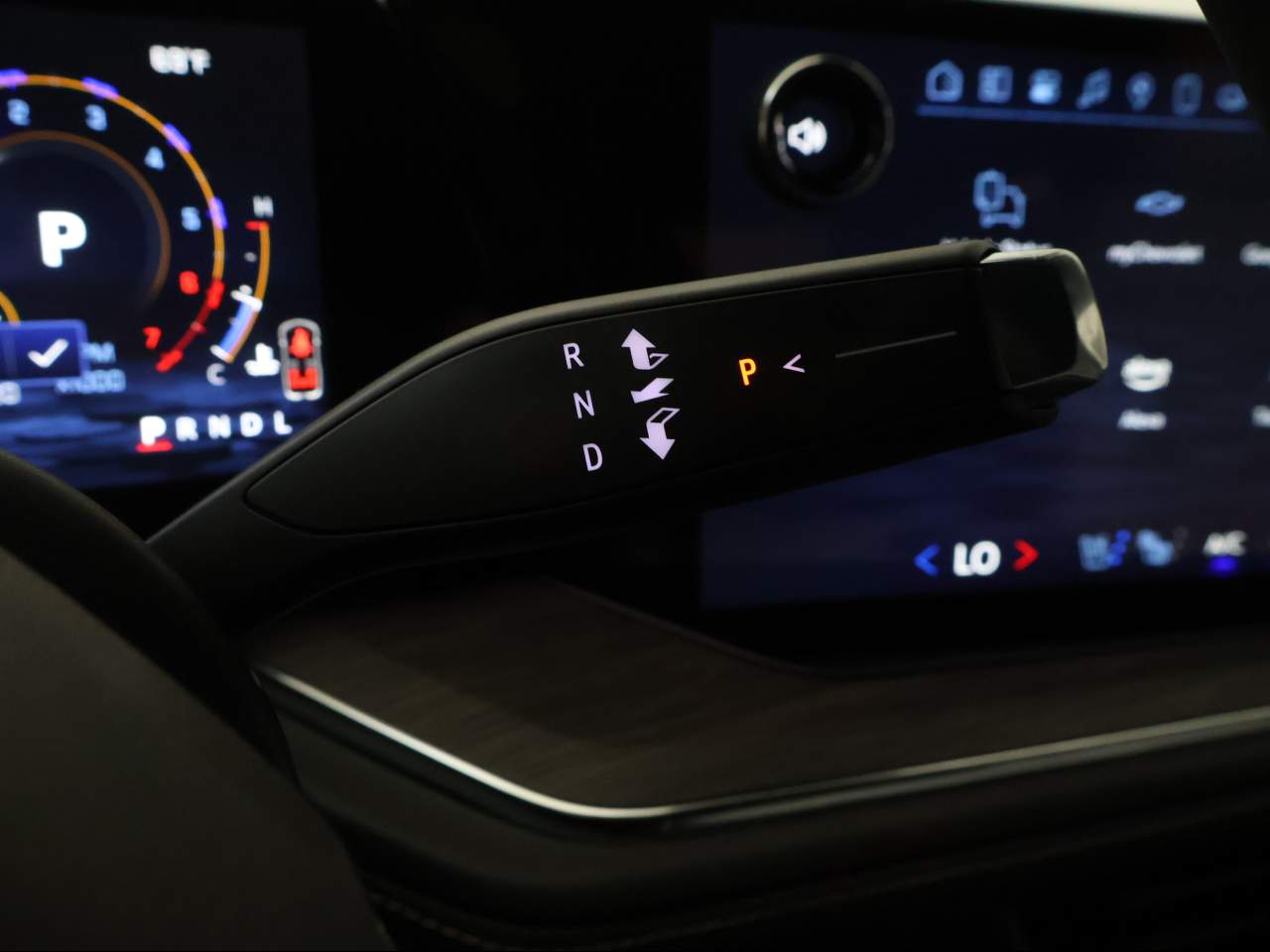 2025 Chevrolet Suburban Premier 4WD