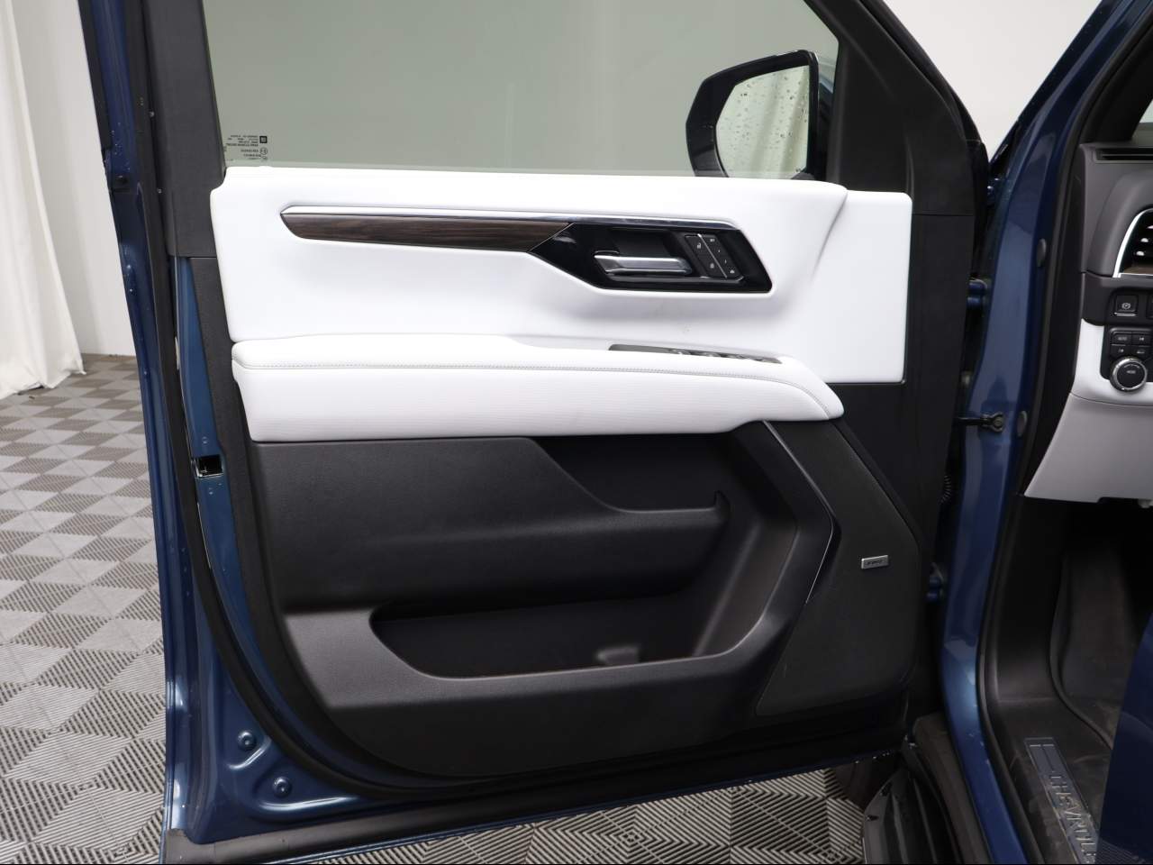 2025 Chevrolet Tahoe Premier - Photo 7