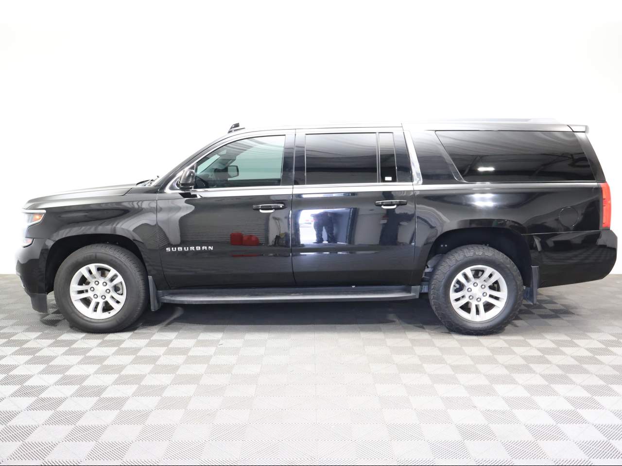 2017 Chevrolet Suburban LS