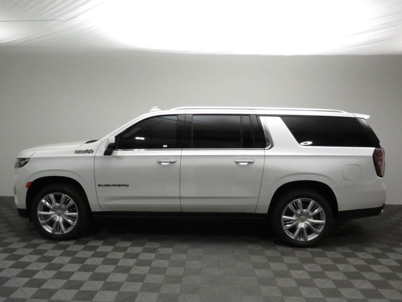 2023 Chevrolet Suburban High Country