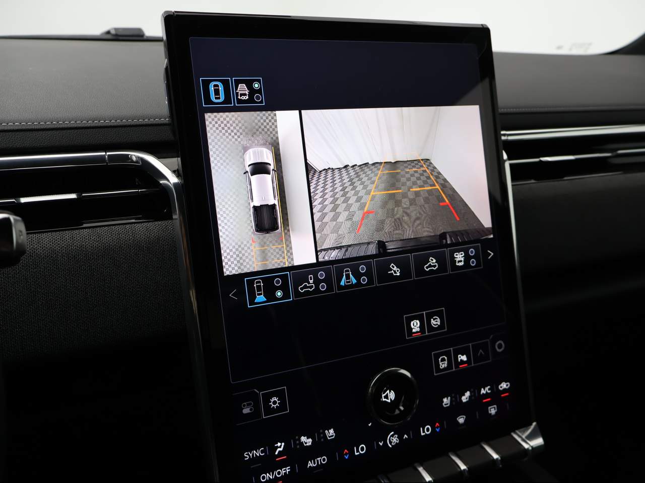 2026 GMC Sierra EV Elevation - Photo 13