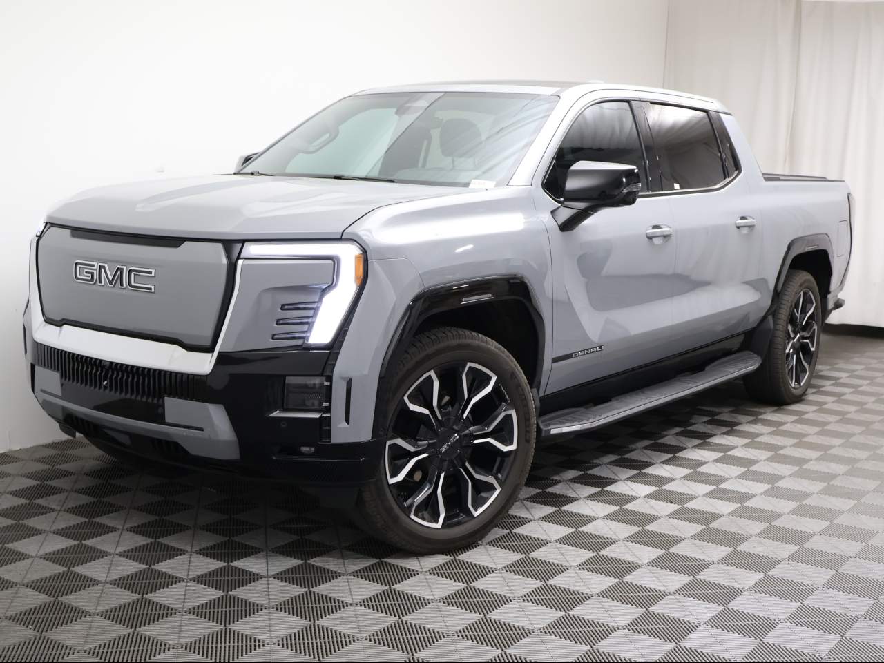 2024 GMC Sierra Denali Edition 1 Crew Cab Short Box e4WD's photo