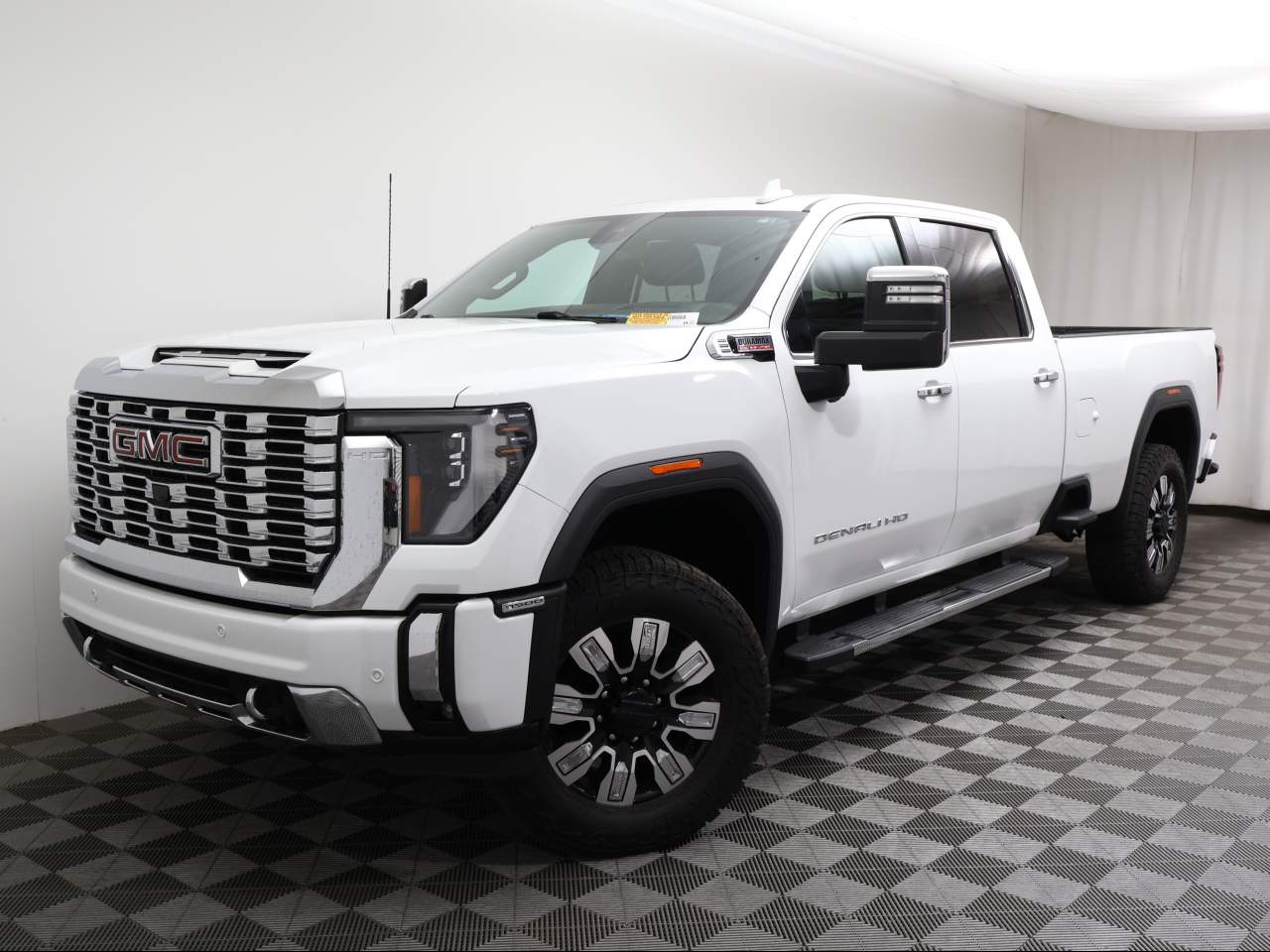 2024 GMC Sierra 4WD Crew Cab Standard Box Denali's photo