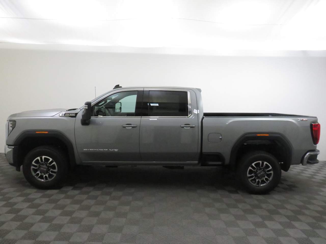 2025 GMC Sierra 2500HD Crew Cab SLE 4WD