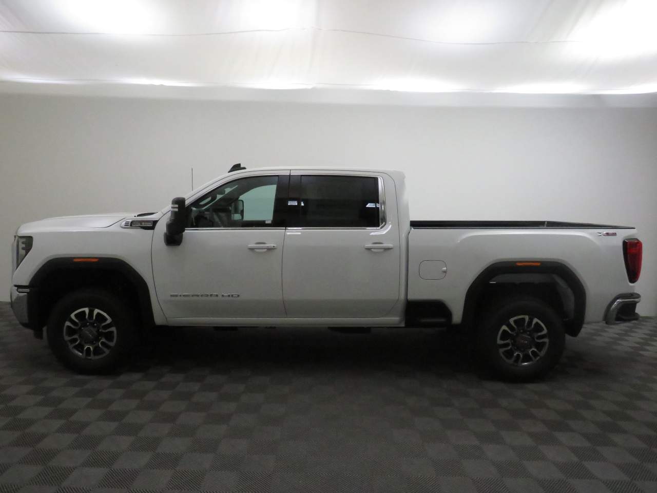 2025 GMC Sierra 2500HD Crew Cab SLE 4WD