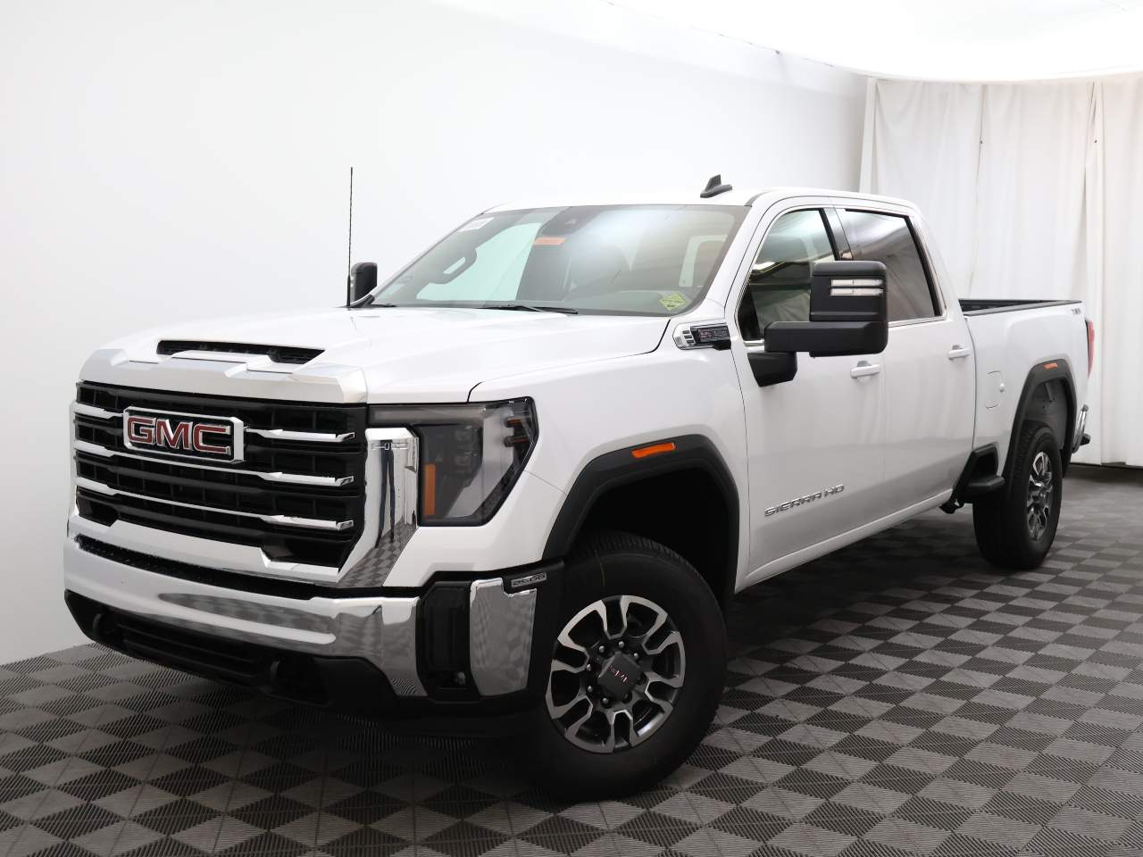 2025 GMC Sierra 2500HD Crew Cab SLE 4WD