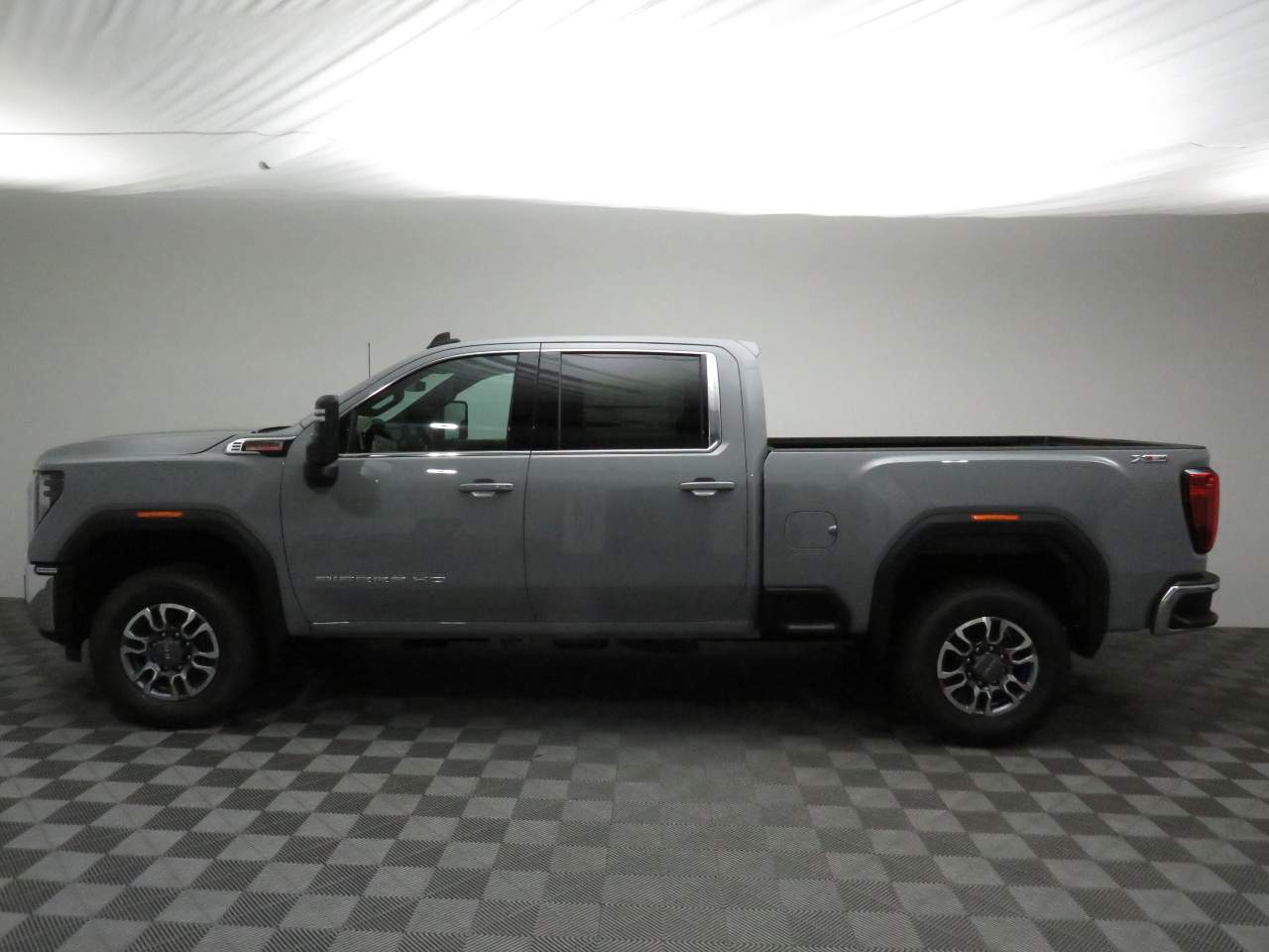 2025 GMC Sierra 2500HD Crew Cab SLE 4WD