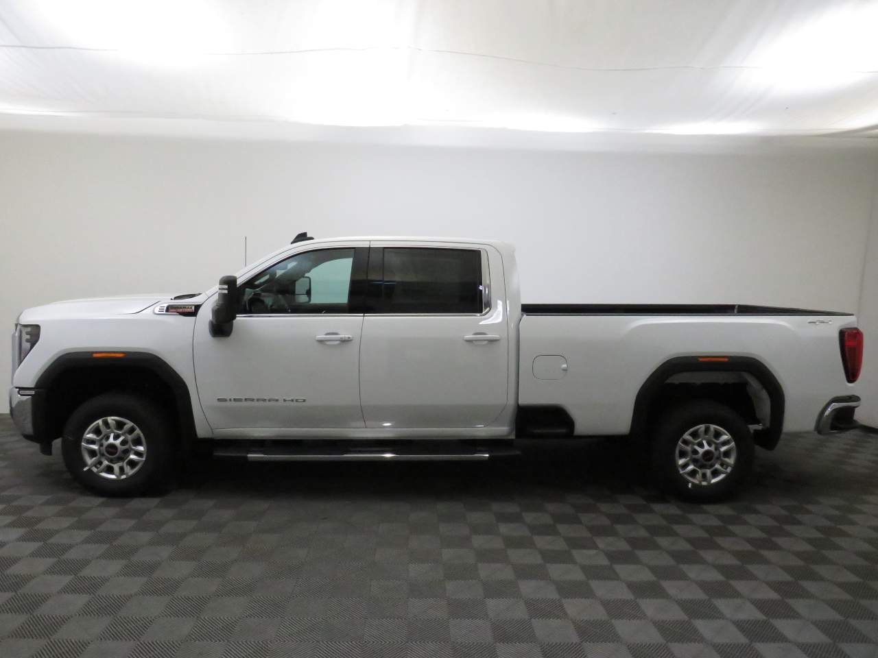 2025 GMC Sierra 2500HD Crew Cab SLE 4WD