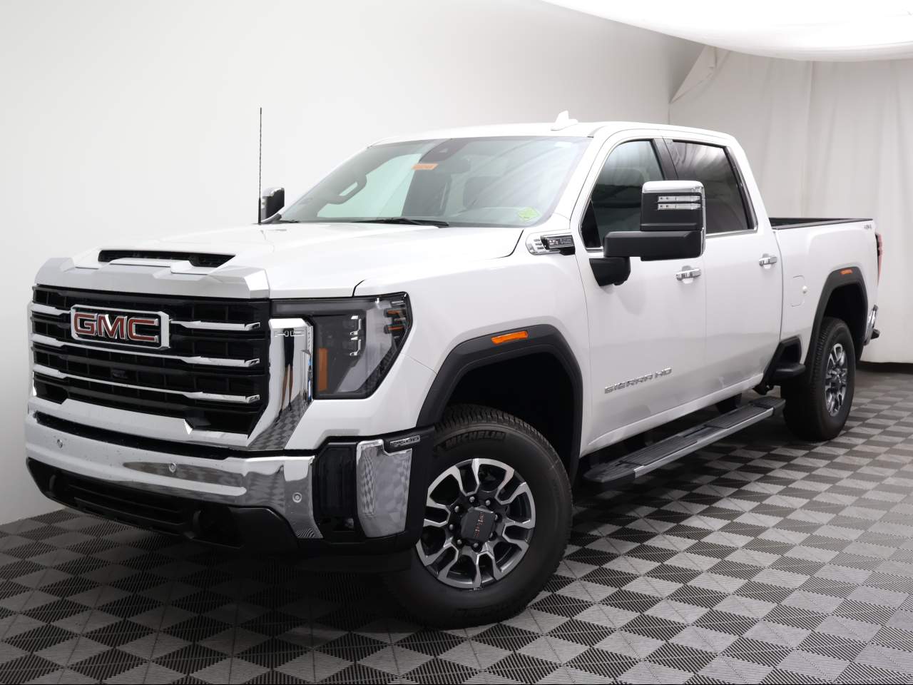2025 GMC Sierra 2500HD Crew Cab SLT 4WD