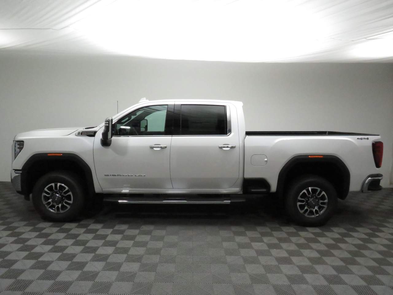 2025 GMC Sierra 2500HD Crew Cab SLT 4WD