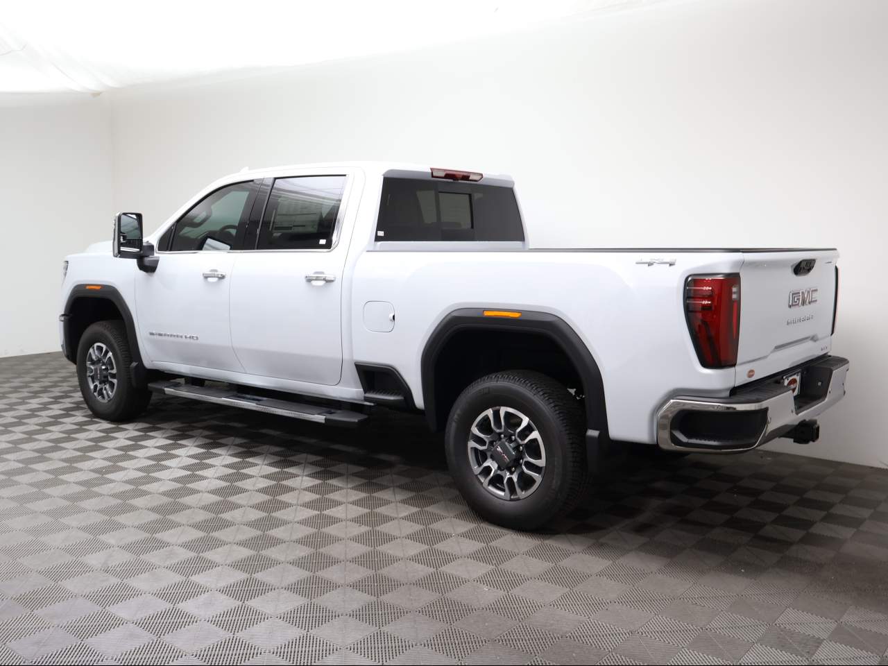 2026 GMC Sierra 2500HD Crew Cab SLT 4WD