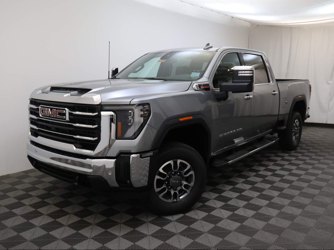 2025 GMC Sierra 2500HD Crew Cab SLT 4WD