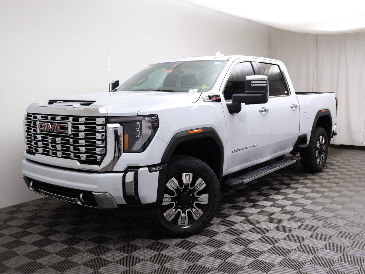 2026 GMC Sierra 2500HD Crew Cab Denali 4WD