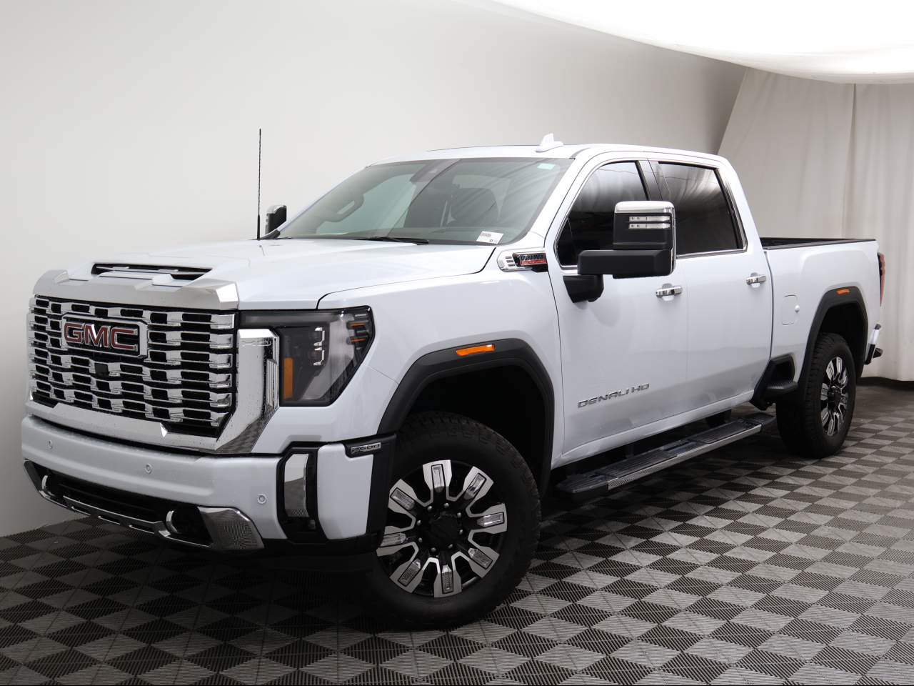 2026 GMC Sierra 2500HD Crew Cab Denali 4WD