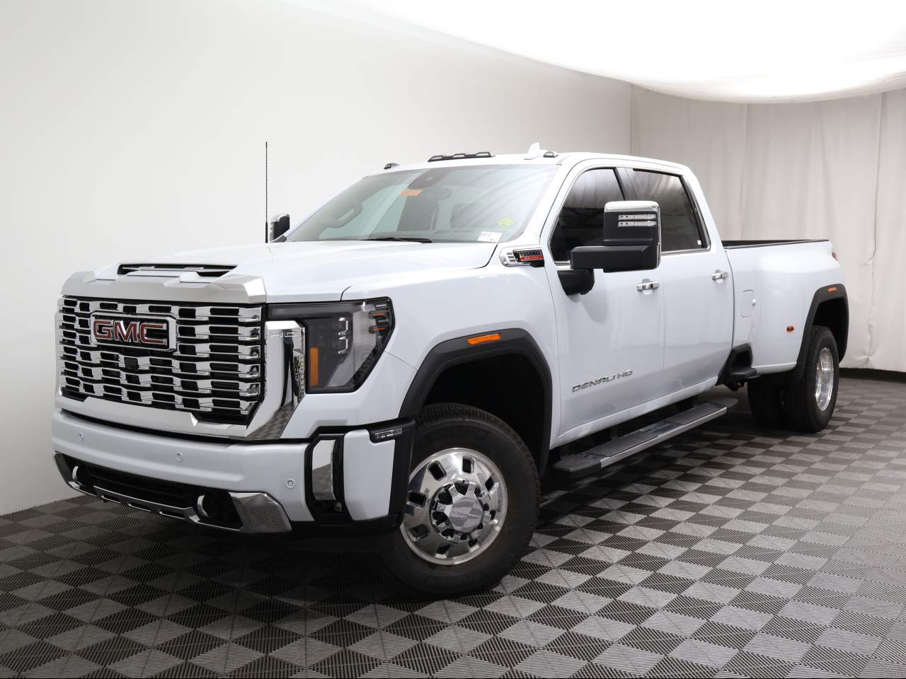 2026 GMC Sierra 3500HD Denali 4WD