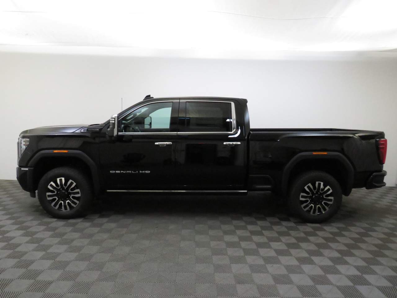 2025 GMC Sierra 2500HD Crew Cab Denali Ultimate 4WD