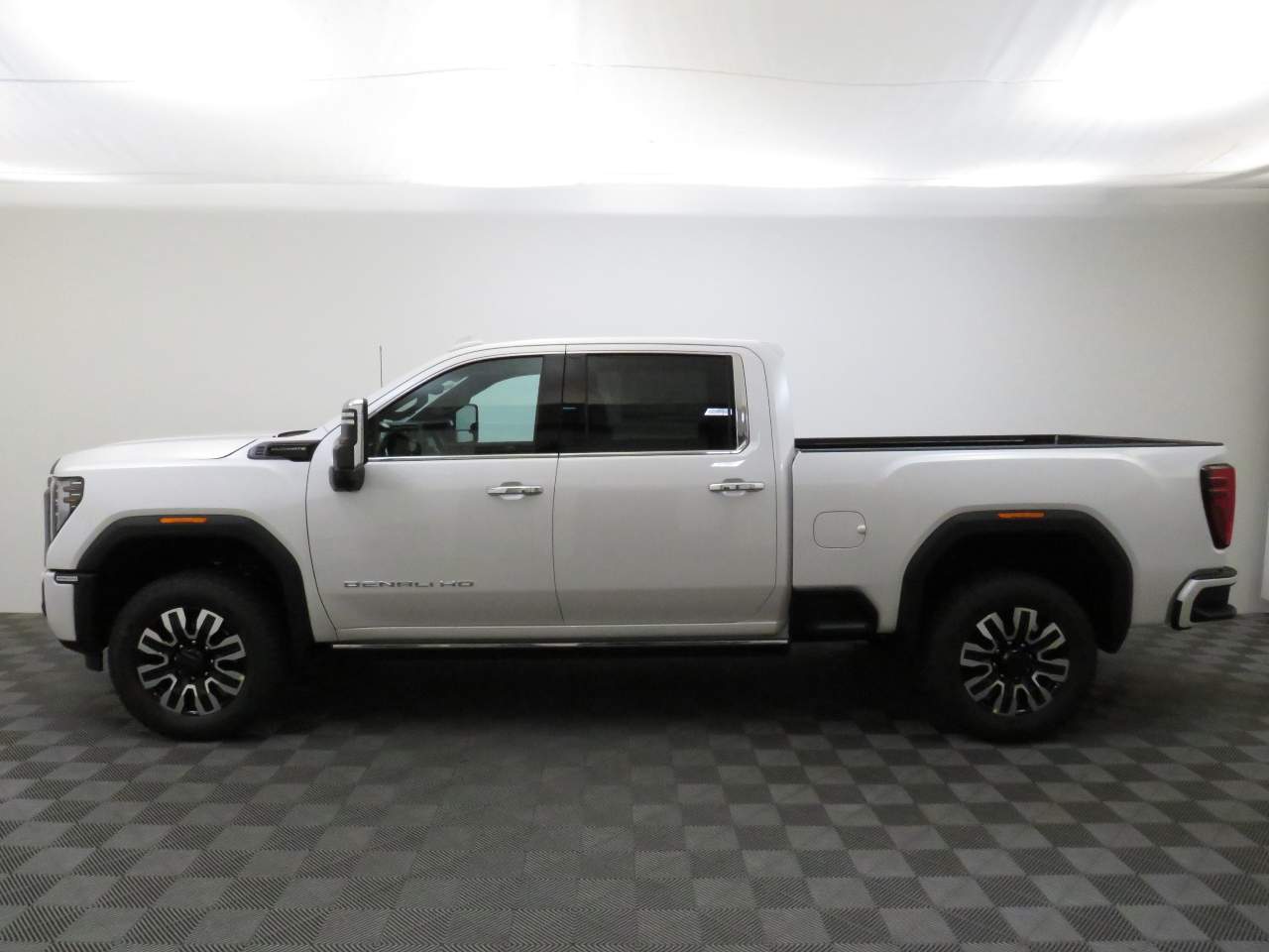 2025 GMC Sierra 2500HD Crew Cab Denali Ultimate 4WD