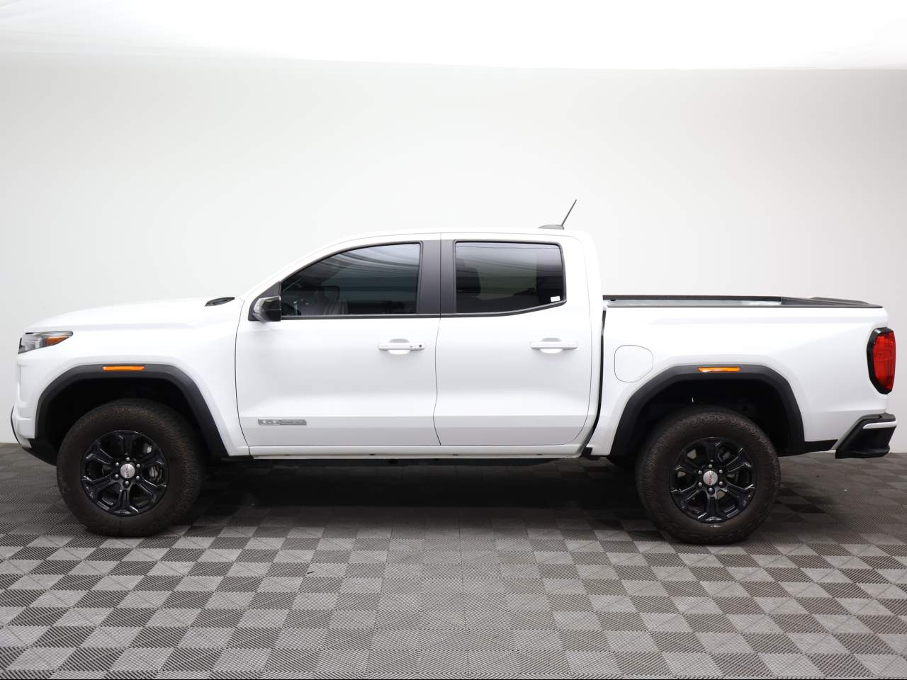 2024 GMC Canyon Elevation Crew Cab