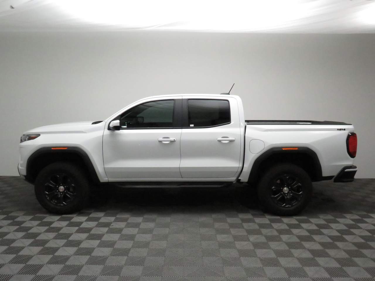 2024 GMC Canyon Elevation Crew Cab